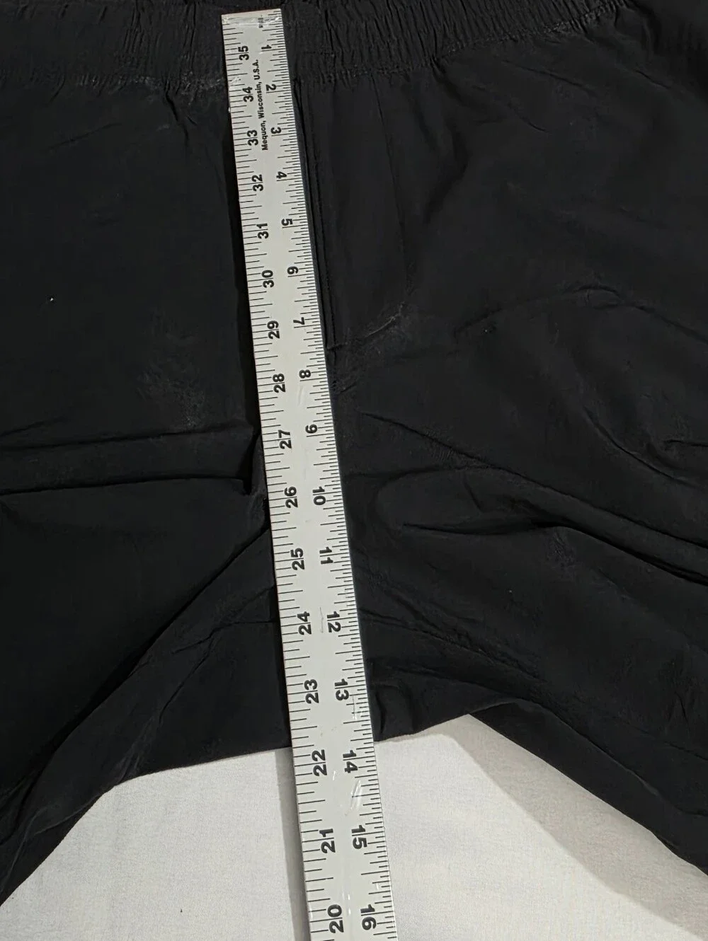GAP Fit Mens Size Large Active Black Athletic Shorts with Elastic Waist